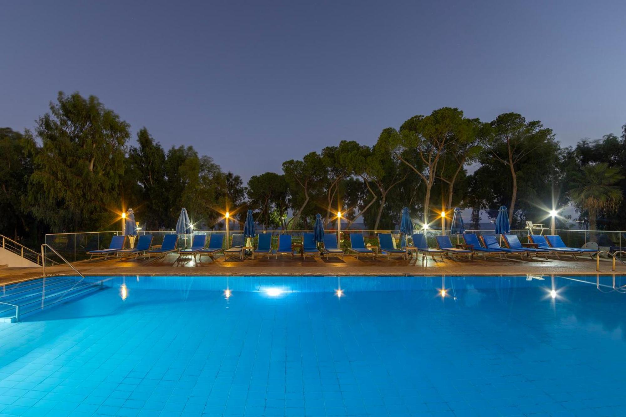 Park Beach Hotel ลิมาซอล ภายนอก รูปภาพ