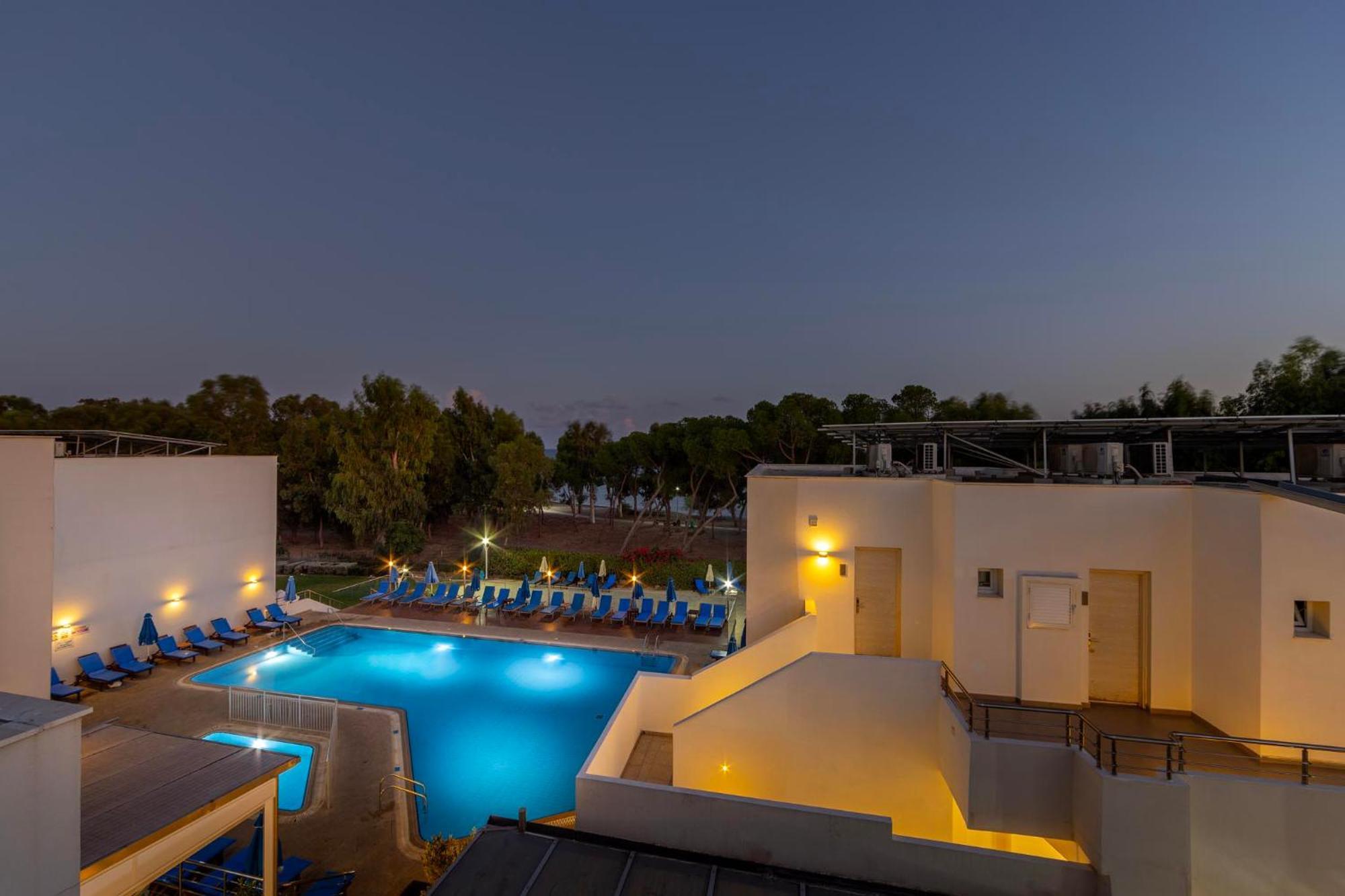 Park Beach Hotel ลิมาซอล ภายนอก รูปภาพ