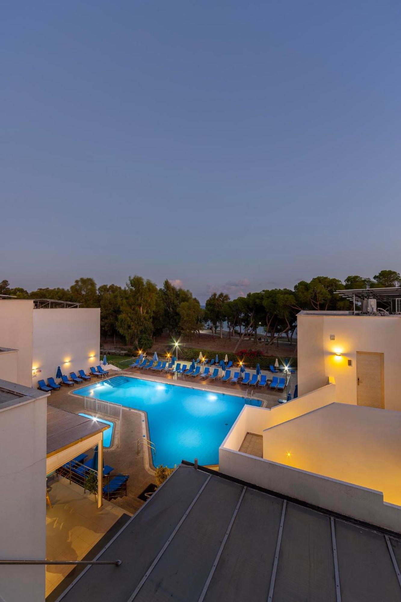 Park Beach Hotel ลิมาซอล ภายนอก รูปภาพ